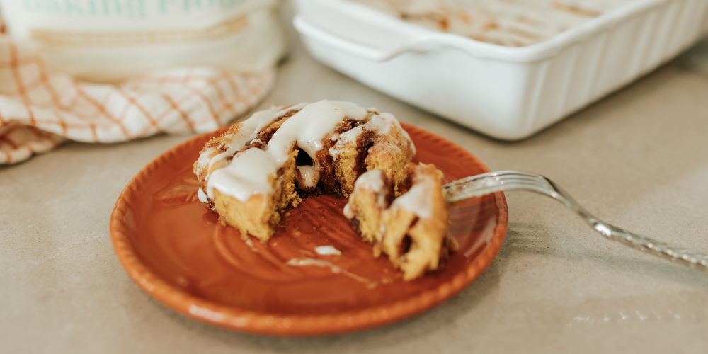 Pumpkin Cinnamon Roll Cake