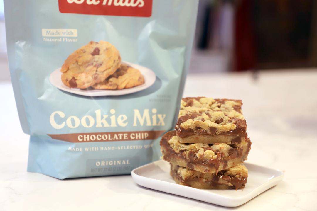 Making Chocolate Chip Cookie Bars Stand Out